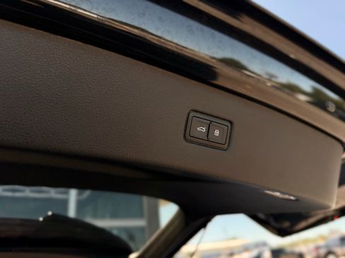 Used 2023 Audi SQ7 Prestige w/ Prestige Package image 68