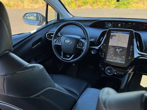 Used 2021 Toyota Prius Prime XLE FWD image 30