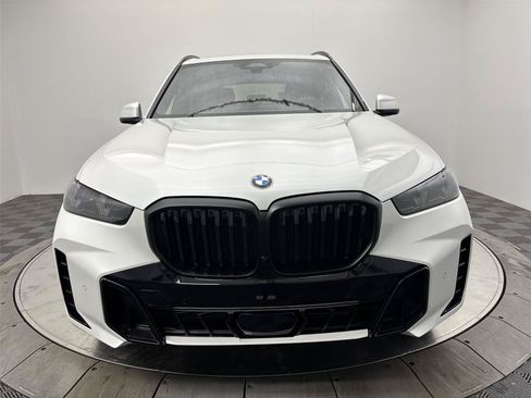 New 2026 BMW X5 xDrive40i w/ M Sport Package AWD/4WD image 14