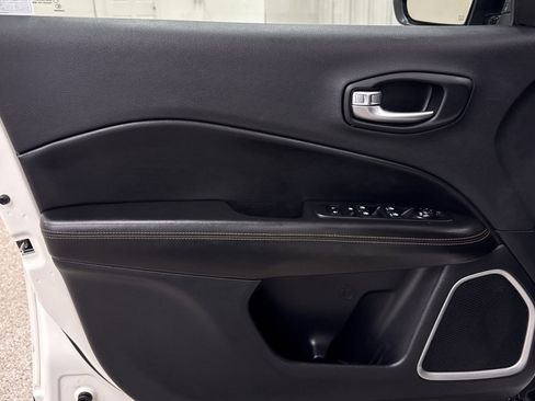 Used 2021 Jeep Compass Limited image 3