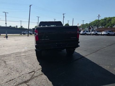 Used 2021 Chevrolet Silverado 2500 Custom w/ Custom Value Package AWD/4WD image 8