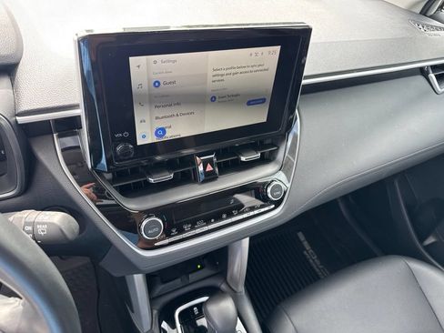 Used 2024 Toyota Corolla Cross XLE w/ Convenience Package FWD image 20
