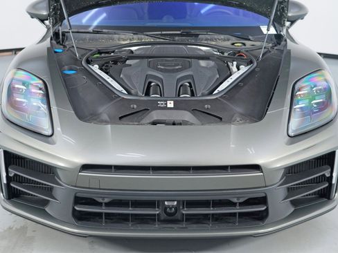 Used 2025 Porsche Panamera w/ Premium Package image 7