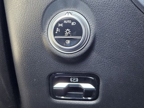 Certified 2025 Mercedes-Benz C 300 Sedan image 23