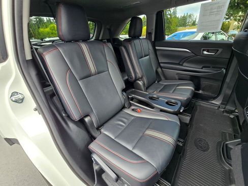 Used 2019 Toyota Highlander SE AWD/4WD image 7