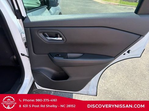Certified 2024 Nissan Rogue SV FWD image 32