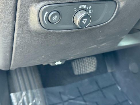 Used 2024 Chevrolet Equinox LS w/ LS Convenience Package FWD image 19