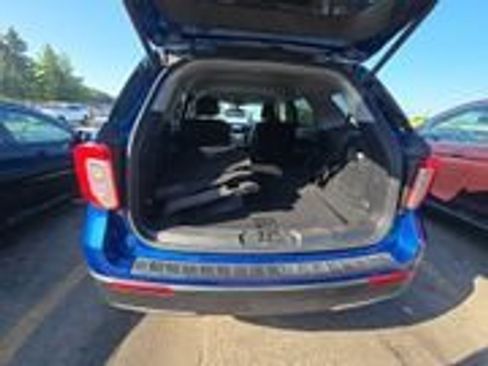 Used 2023 Ford Explorer XLT w/ Equipment Group 202A AWD/4WD image 15
