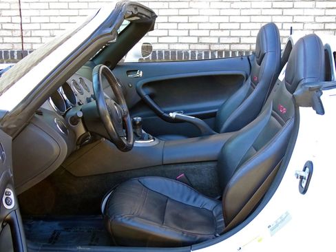 Used 2008 Pontiac Solstice GXP w/ Premium Package image 16