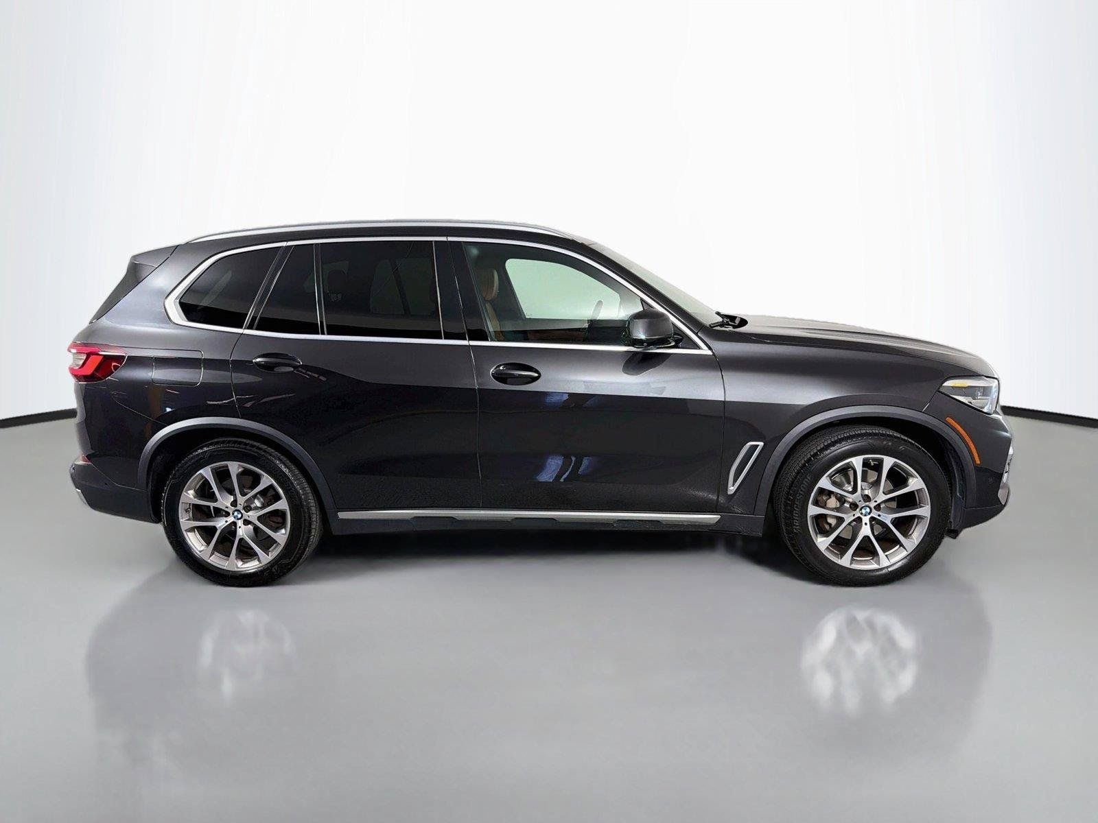 Used 2021 BMW X5 sDrive40i w/ Premium Package RWD image 4