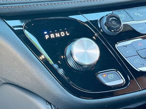 Certified 2024 Chrysler Pacifica Pinnacle image 17