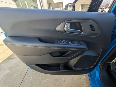 New 2026 Chrysler Pacifica Select w/ S Appearance Package image 39