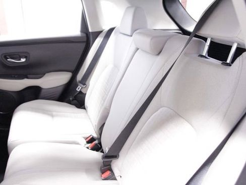 Certified 2023 Honda HR-V LX image 18