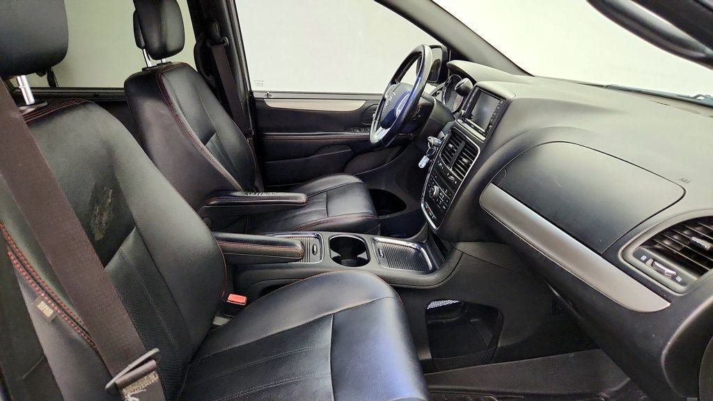Used 2018 Dodge Grand Caravan GT FWD image 23