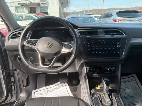 Used 2022 Volkswagen Tiguan SE AWD/4WD image 23
