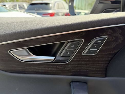 Used 2023 Audi Q8 Premium w/ Convenience Package AWD/4WD image 16