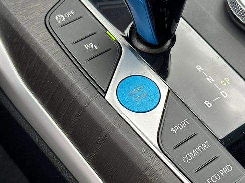 Certified 2023 BMW i4 eDrive40 w/ M Sport Package image 32