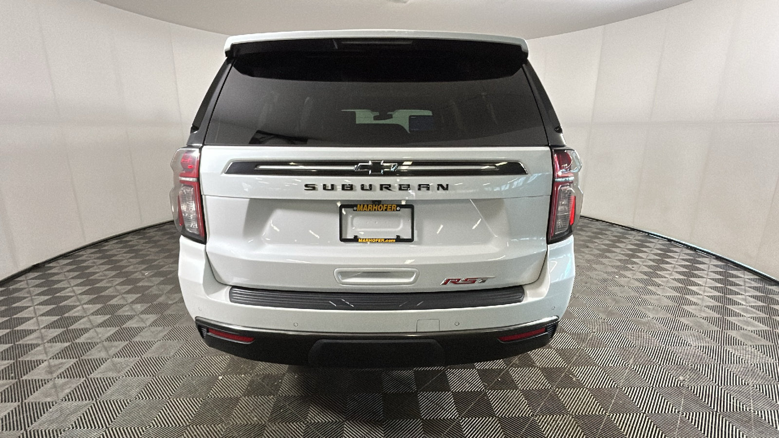 Used 2022 Chevrolet Suburban RST w/ Luxury Package AWD/4WD image 4