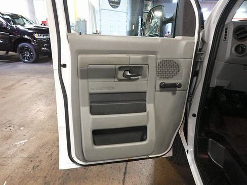 Used 2010 Ford E-350 and Econoline 350 Super Duty image 6