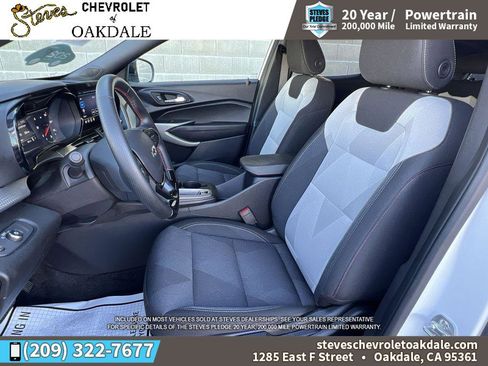 Certified 2025 Chevrolet Trax RS w/ Sunroof Package image 22