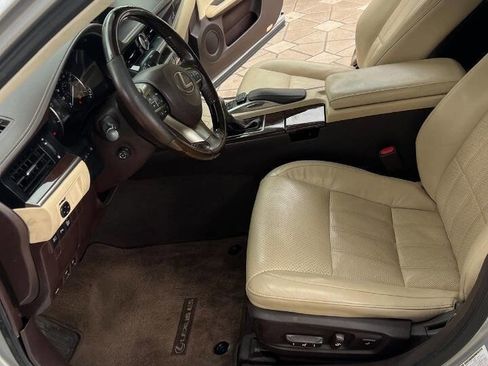 Used 2017 Lexus ES 350 w/ Luxury Package FWD image 11
