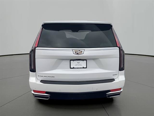 Used 2024 Cadillac Escalade Premium Luxury w/ Performance Package AWD/4WD image 4