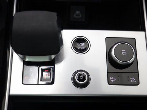 Used 2023 Land Rover Range Rover SE image 15