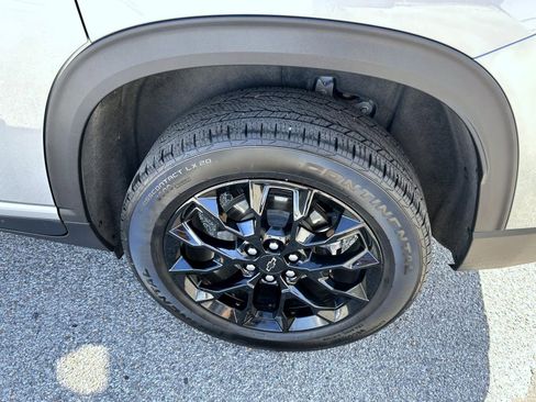 Used 2025 Chevrolet Traverse LT w/ Midnight/Sport Edition AWD/4WD image 24