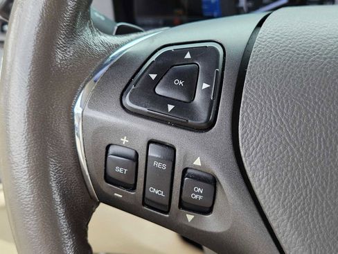 Used 2015 Lincoln MKS AWD image 17