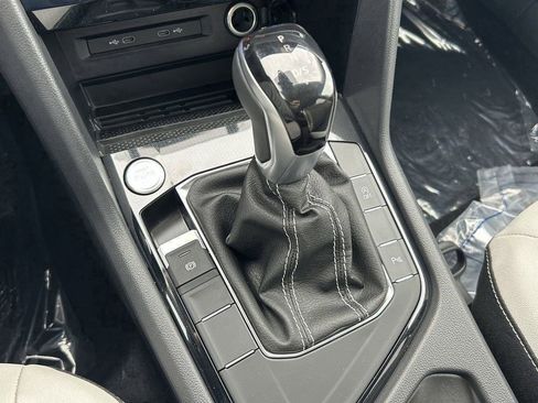 New 2026 Volkswagen Taos SE FWD image 16