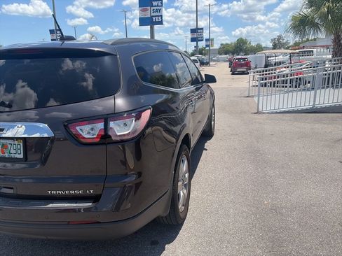 Used 2016 Chevrolet Traverse LT w/ Style and Technology Package FWD image 7