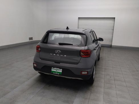 Used 2020 Hyundai Venue SE image 7