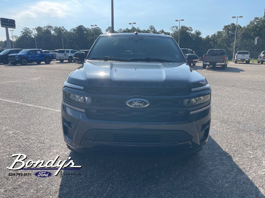 Used 2023 Ford Expedition Limited RWD image 2