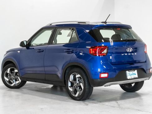 Used 2025 Hyundai Venue SEL FWD image 28