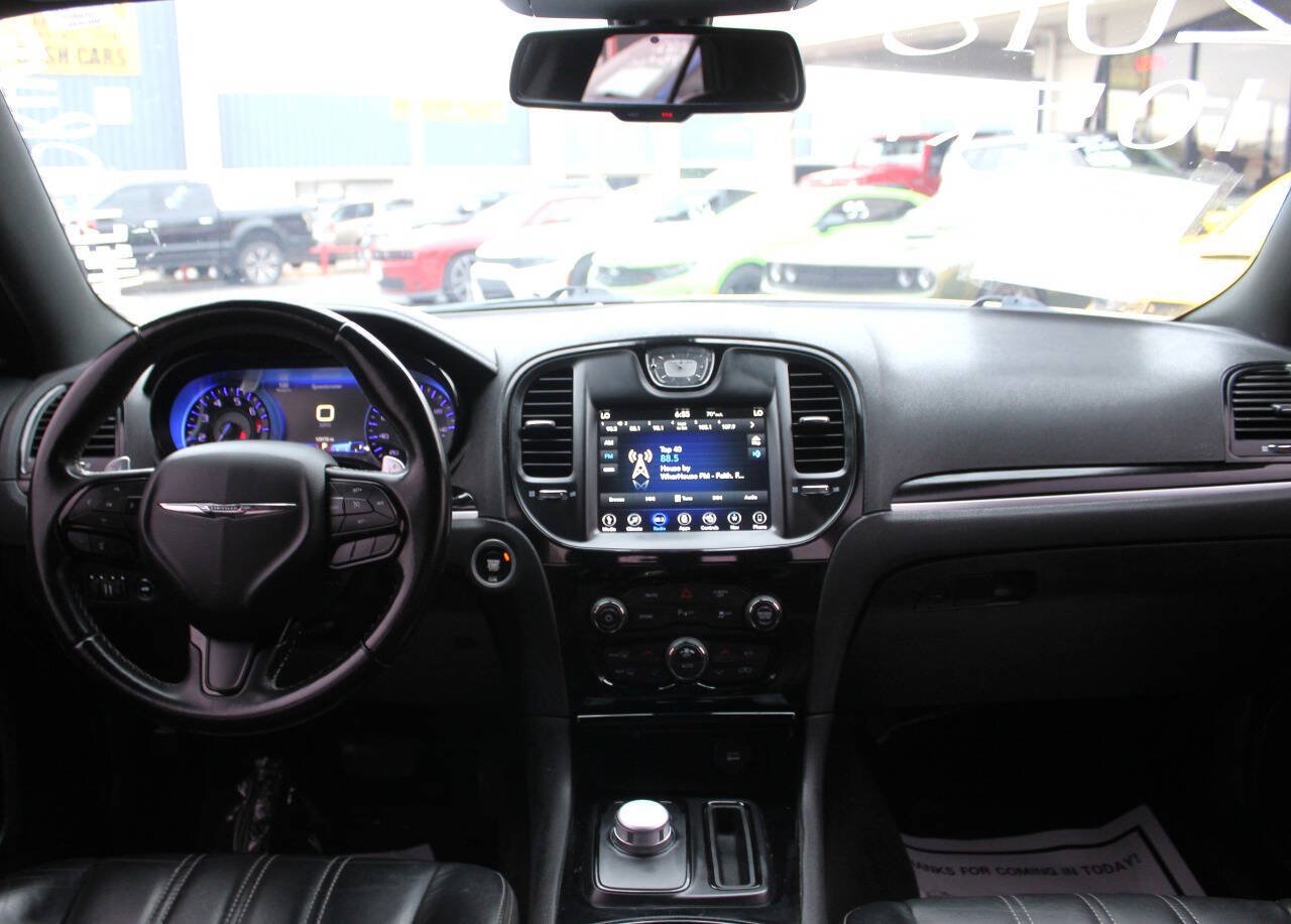Used 2018 Chrysler 300 S w/ 300S Premium Group AWD/4WD image 22