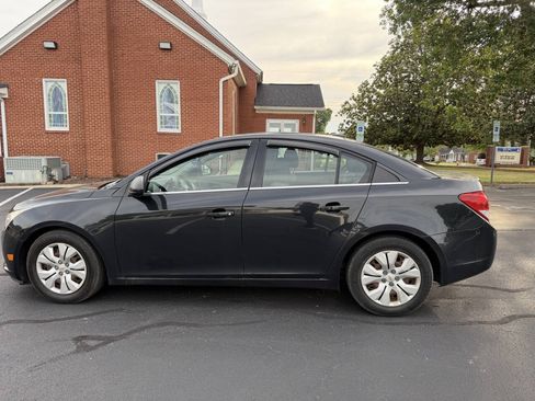 Used 2012 Chevrolet Cruze LS w/ Connectivity Package FWD image 8
