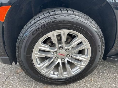 Used 2024 GMC Yukon XL SLT image 40