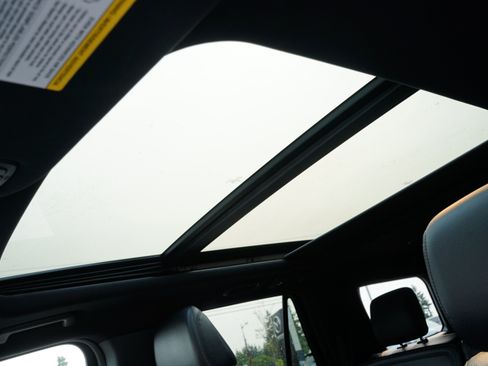 Used 2021 Ford Expedition Limited image 13