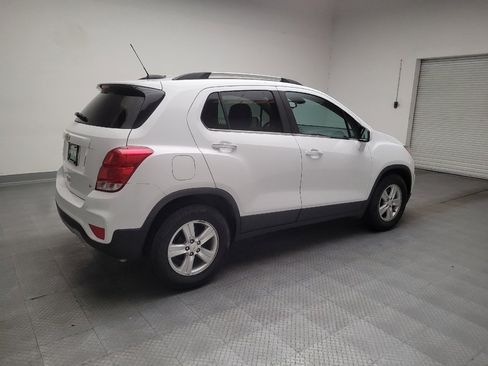 Used 2020 Chevrolet Trax LT w/ LT Convenience Package FWD image 10