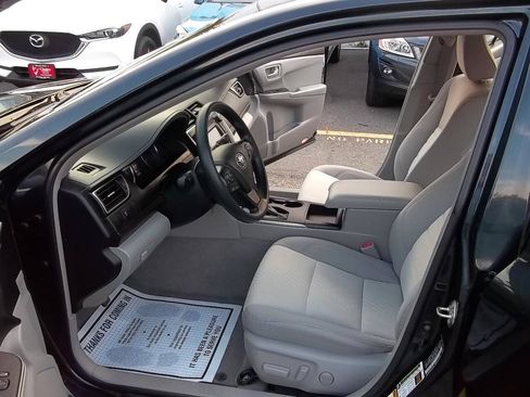 Used 2017 Toyota Camry LE FWD image 8