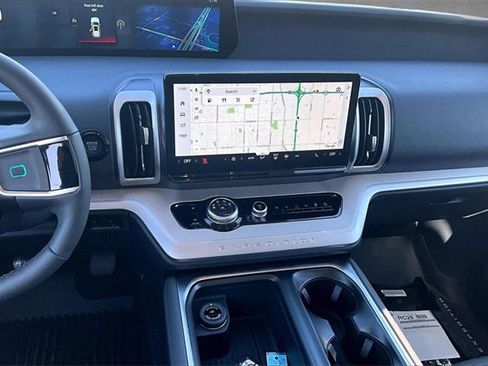 New 2026 Ford Expedition Active image 7