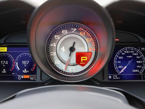 Certified 2023 Ferrari Portofino M image 6