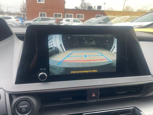 Used 2025 Toyota Prius LE image 17