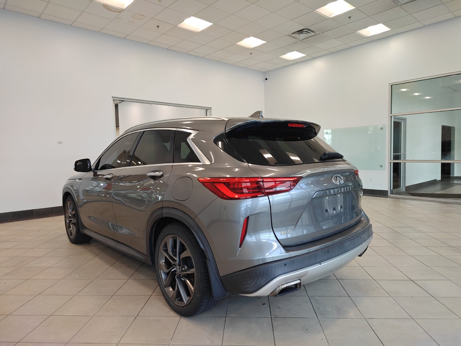 Used 2019 INFINITI QX50 Essential w/ Sensory Package AWD/4WD image 5
