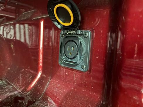 Certified 2024 Chevrolet Colorado Z71 w/ Z71 Convenience Package 2 image 8