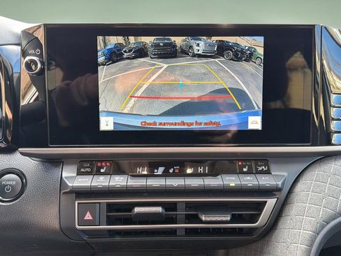 Used 2025 Toyota Camry XLE image 29