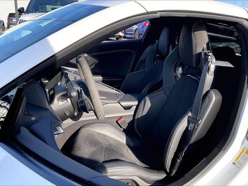 Used 2023 Chevrolet Corvette Stingray Preferred Cpe w/ Z51 Performance Package image 27