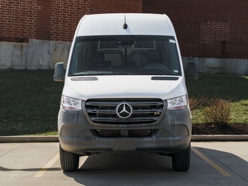 Used 2020 Mercedes-Benz Sprinter 2500 image 28