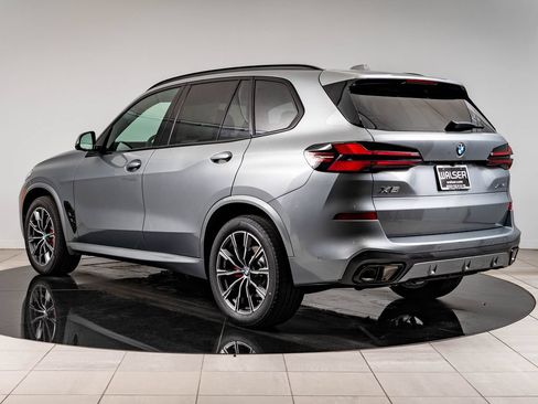 New 2026 BMW X5 xDrive40i w/ M Sport Package AWD/4WD image 6