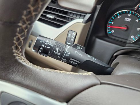 Used 2017 GMC Yukon SLT image 46